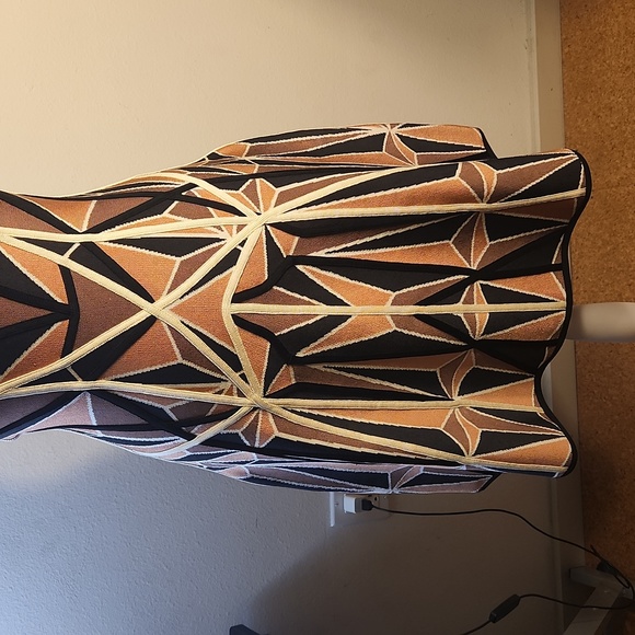 HERVE LEGER brand new, geometric, never worn A-line dress size small - Picture 7 of 9